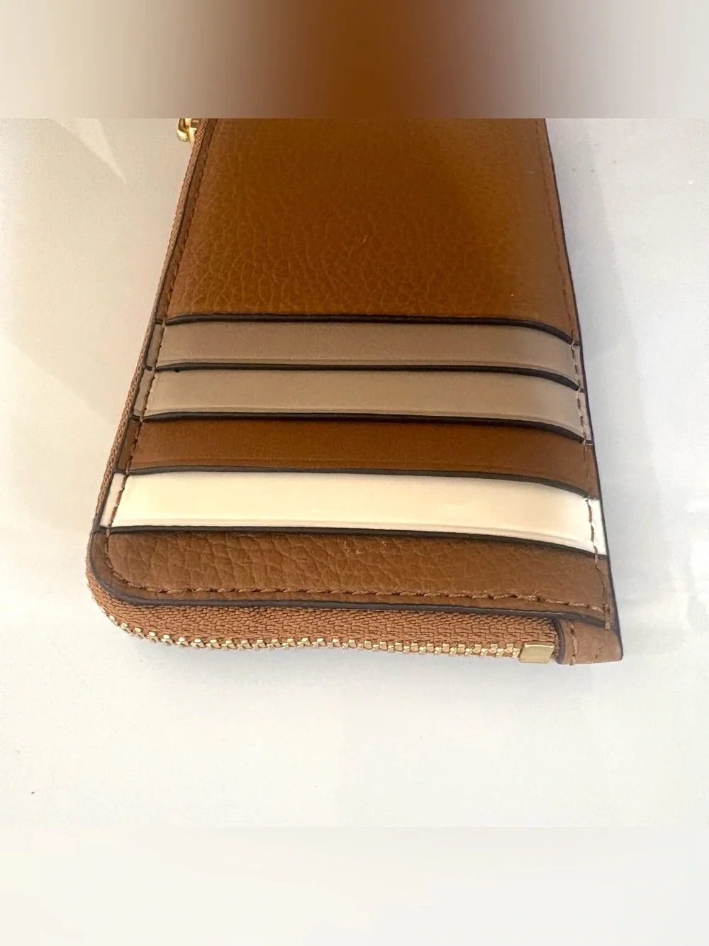 Tory Burch Brown Leather Zip Card Card Wallet with Gold Logo New without tag